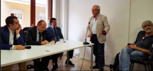 In questa foto e in apertura alcuni momenti dell'incontro fra i giornalisti della Campania con Beppe Giulietti e Gennaro Migliore