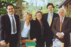 Una foto della famiglia Marcucci. Da sinistra Andrea e Marialina. A destra Paolo e Guelfo Marcucci