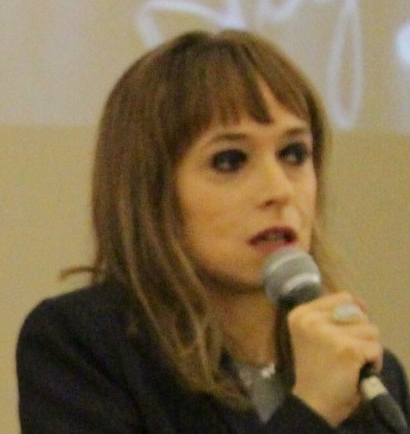 Tiziana Ciprini, componente della Commissione Lavoro alla Camera per il M5S. Nell'altra foto Sawiris